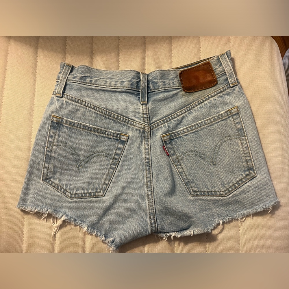 Lightwash Levi 501 Shorts Size 23